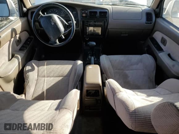 ✅ 1997 Toyota 4Runner SR5 • VIN: JT3GN86R3V0050052 • Лот: 85309615. Опубликован ранее на Copart с пробегом 225 300 миль. Бесплатный доступ к архиву аукционных продаж из США и подробный отчёт об истории автомобиля на DreamBid. Изображение 8.