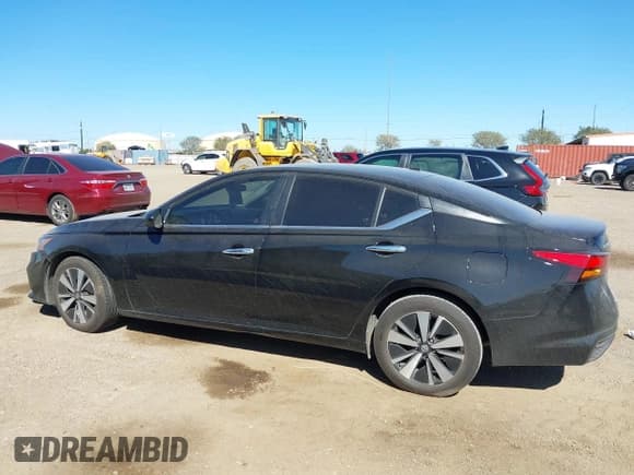 ✅ 2022 Nissan Altima SV • VIN: 1N4BL4DV4NN410930 • Lot: 43545566. Wystawiony na IAAI z przebiegiem 46 765 mil. Bezpłatny archiwum sprzedaży aukcyjnych z USA i szczegółowy raport historii pojazdu na DreamBid. Zdjęcie 14.