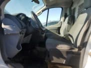 ✅ 2015 Ford Transit Cargo • VIN: 1FTYR2ZM5FKA94755 • Lot: 63308095. Wystawiony na Copart z przebiegiem 393 724 mil. Bezpłatny archiwum sprzedaży aukcyjnych z USA i szczegółowy raport historii pojazdu na DreamBid. Zdjęcie 7.