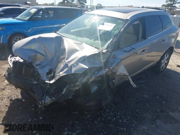 ✅ 2011 Volvo XC60 3.2L • VIN: YV4940DZ1B2203097 • Лот: 43525216. Опубликован ранее на IAAI с пробегом Не указан. Бесплатный доступ к архиву аукционных продаж из США и подробный отчёт об истории автомобиля на DreamBid. Изображение 6.