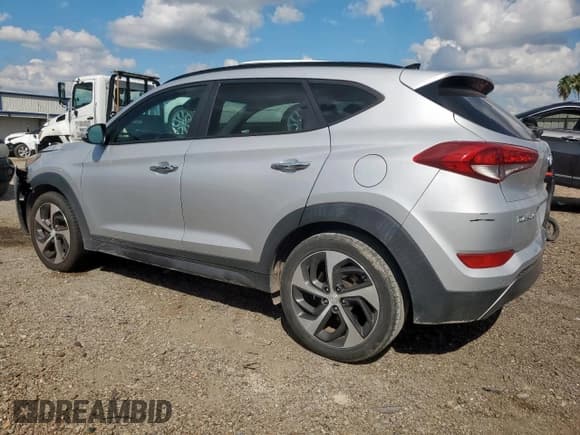 ✅ 2016 Hyundai Tucson Limited • VIN: KM8J33A28GU197687 • Лот: 81944705. Опубликован ранее на Copart с пробегом 89 578 миль. Бесплатный доступ к архиву аукционных продаж из США и подробный отчёт об истории автомобиля на DreamBid. Изображение 2.