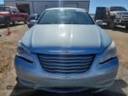 ✅ 2012 Chrysler 200 Touring • VIN: 1C3CCBBG7CN139452 • Lot: 90944035. Wystawiony na Copart z przebiegiem 150 840 mil. Bezpłatny archiwum sprzedaży aukcyjnych z USA i szczegółowy raport historii pojazdu na DreamBid. Zdjęcie 5.