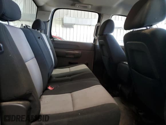 ✅ 2009 Chevrolet Silverado 2500HD Work Truck • VIN: 1GCHK43K79F189371 • Lot: 63096975. Wystawiony na Copart z przebiegiem 178 431 mil. Bezpłatny archiwum sprzedaży aukcyjnych z USA i szczegółowy raport historii pojazdu na DreamBid. Zdjęcie 10.