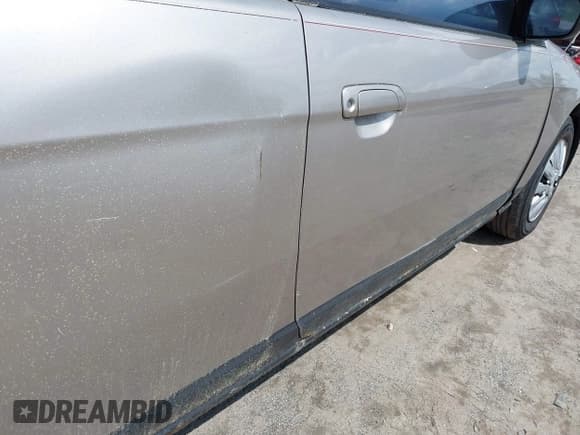 ✅ 2002 Honda Civic • VIN: 1HGEM21682L107793 • Lot: 42553259. Wystawiony na IAAI z przebiegiem 223 359 mil. Bezpłatny archiwum sprzedaży aukcyjnych z USA i szczegółowy raport historii pojazdu na DreamBid. Zdjęcie 12.