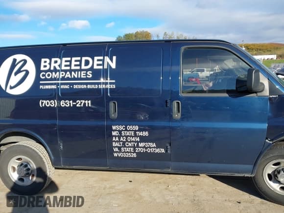 ✅ 2020 Chevrolet Express Cargo • VIN: 1GCWGAFP6L1154579 • Lot: 43452488. Listed on IAAI with 235,676 mi. Free auction sales archive from the USA and detailed vehicle history report at DreamBid. Image 14.