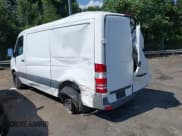 ✅ 2016 Mercedes-Benz Sprinter Cargo • VIN: WD3PE7DD2GP289514 • Lot: 42818314. Wystawiony na IAAI z przebiegiem 204 833 mil. Bezpłatny archiwum sprzedaży aukcyjnych z USA i szczegółowy raport historii pojazdu na DreamBid. Zdjęcie 3.