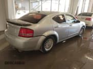✅ 2009 Dodge Avenger SE • VIN: 1B3LC46B09N571994 • Lot: 41399307. Wystawiony na IAAI z przebiegiem 172 223 mil. Bezpłatny archiwum sprzedaży aukcyjnych z USA i szczegółowy raport historii pojazdu na DreamBid. Zdjęcie 4.