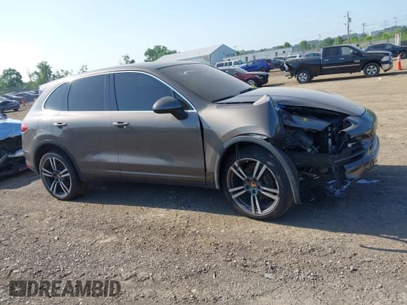 ✅ 2011 Porsche Cayenne • VIN: WP1AA2A26BLA09038 • Lot: 42559242. Wystawiony na IAAI z przebiegiem 187 704 mil. Bezpłatny archiwum sprzedaży aukcyjnych z USA i szczegółowy raport historii pojazdu na DreamBid. Zdjęcie 14.