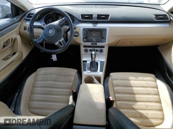 ✅ 2013 Volkswagen CC R-Line • VIN: WVWBP7AN1DE502290 • Lot: 85278535. Wystawiony na Copart z przebiegiem 172 948 mil. Bezpłatny archiwum sprzedaży aukcyjnych z USA i szczegółowy raport historii pojazdu na DreamBid. Zdjęcie 8.