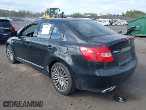 ✅ 2010 Suzuki Kizashi • VIN: JS2RE9A57A6101001 • Лот: 43185942. Опубликован ранее на IAAI с пробегом 337 312 миль. Бесплатный доступ к архиву аукционных продаж из США и подробный отчёт об истории автомобиля на DreamBid. Изображение 3.