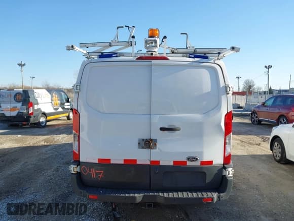 ✅ 2016 Ford Transit Cargo • VIN: 1FTYR1YM9GKB55554 • Lot: 41850417. Wystawiony na IAAI z przebiegiem 69 562 mil. Bezpłatny archiwum sprzedaży aukcyjnych z USA i szczegółowy raport historii pojazdu na DreamBid. Zdjęcie 16.