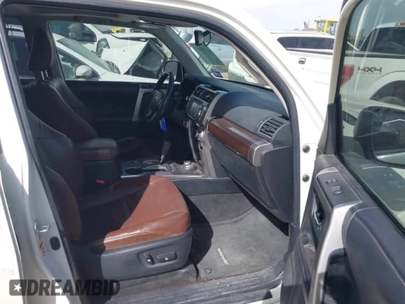 ✅ 2019 Toyota 4Runner SR5 • VIN: JTEBU5JR6K5613846 • Lot: 41765097. Listed on IAAI with 185,937 mi. Free auction sales archive from the USA and detailed vehicle history report at DreamBid. Image 5.