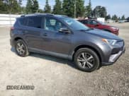✅ 2018 Toyota RAV4 XLE • VIN: 2T3RFREV0JW746699 • Lot: 70541535. Wystawiony na Copart z przebiegiem 71 013 mil. Bezpłatny archiwum sprzedaży aukcyjnych z USA i szczegółowy raport historii pojazdu na DreamBid. Zdjęcie 4.