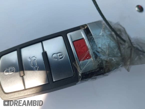 ✅ 2013 Volkswagen CC R-Line • VIN: WVWBP7ANXDE527320 • Lot: 42919160. Listed on IAAI with 121,128 mi. Free auction sales archive from the USA and detailed vehicle history report at DreamBid. Image 11.