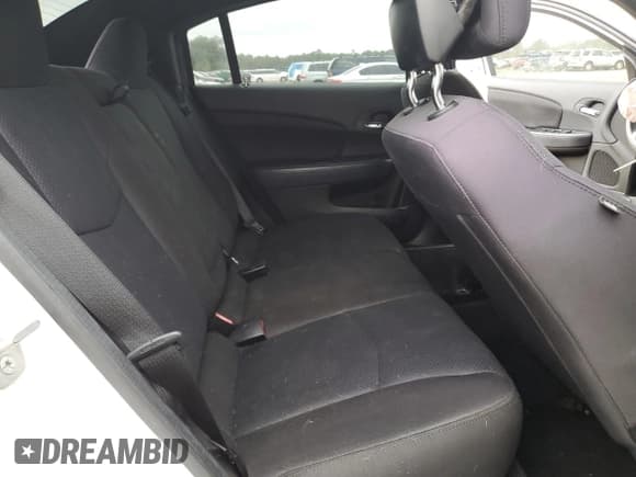 ✅ 2014 Chrysler 200 Touring • VIN: 1C3CCBBG4EN236661 • Lot: 90537815. Wystawiony na Copart z przebiegiem 237 483 mil. Bezpłatny archiwum sprzedaży aukcyjnych z USA i szczegółowy raport historii pojazdu na DreamBid. Zdjęcie 10.