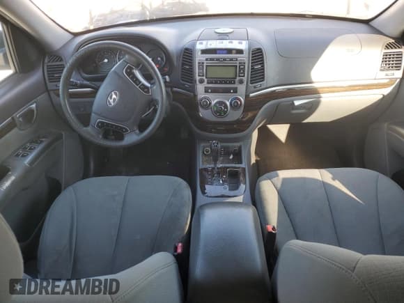 ✅ 2011 Hyundai Santa Fe GLS • VIN: 5XYZG4AG7BG014139 • Lot: 81320094. Listed on Copart with 177,418 mi. Free auction sales archive from the USA and detailed vehicle history report at DreamBid. Image 8.