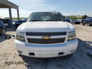 ✅ 2008 Chevrolet Suburban LT • VIN: 1GNFC16058J218236 • Lot: 75555554. Wystawiony na Copart z przebiegiem 103 718 mil. Bezpłatny archiwum sprzedaży aukcyjnych z USA i szczegółowy raport historii pojazdu na DreamBid. Zdjęcie 5.