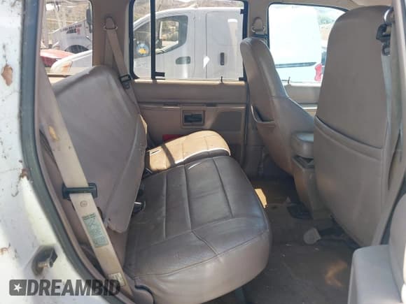 ✅ 1993 Ford Explorer Eddie Bauer • VIN: 1FMDU32X5PUD94496 • Лот: 42494424. Опубликован ранее на IAAI с пробегом 26 047 миль. Бесплатный доступ к архиву аукционных продаж из США и подробный отчёт об истории автомобиля на DreamBid. Изображение 8.