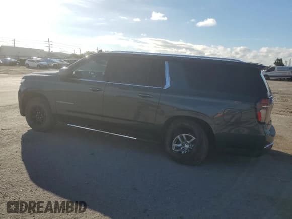 ✅ 2021 Chevrolet Suburban LT • VIN: 1GNSCCKD0MR245049 • Lot: 80043854. Wystawiony na Copart z przebiegiem 178 085 mil. Bezpłatny archiwum sprzedaży aukcyjnych z USA i szczegółowy raport historii pojazdu na DreamBid. Zdjęcie 2.