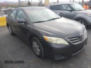 ✅ 2011 Toyota Camry LE • VIN: 4T1BF3EK7BU652947 • Lot: 43687179. Wystawiony na IAAI z przebiegiem 329 330 mil. Bezpłatny archiwum sprzedaży aukcyjnych z USA i szczegółowy raport historii pojazdu na DreamBid. Zdjęcie 1.