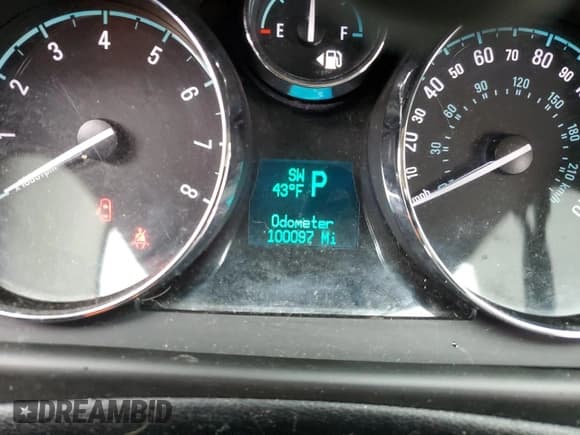 ✅ 2014 Chevrolet Captiva Sport LS • VIN: 3GNAL2EKXES544031 • Lot: 43563775. Wystawiony na Copart z przebiegiem 100 097 mil. Bezpłatny archiwum sprzedaży aukcyjnych z USA i szczegółowy raport historii pojazdu na DreamBid. Zdjęcie 9.