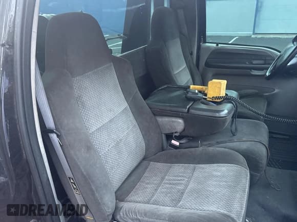 ✅ 2002 Ford F-350 • VIN: 1FDWF36F92EB97631 • Лот: 84070265. Опубликован ранее на Copart с пробегом 90 626 миль. Бесплатный доступ к архиву аукционных продаж из США и подробный отчёт об истории автомобиля на DreamBid. Изображение 6.