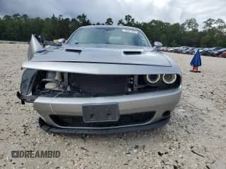 ✅ 2015 Dodge Challenger SXT Plus • VIN: 2C3CDZBG8FH774490 • Lot: 70621494. Wystawiony na Copart z przebiegiem 141 523 mil. Bezpłatny archiwum sprzedaży aukcyjnych z USA i szczegółowy raport historii pojazdu na DreamBid. Zdjęcie 5.