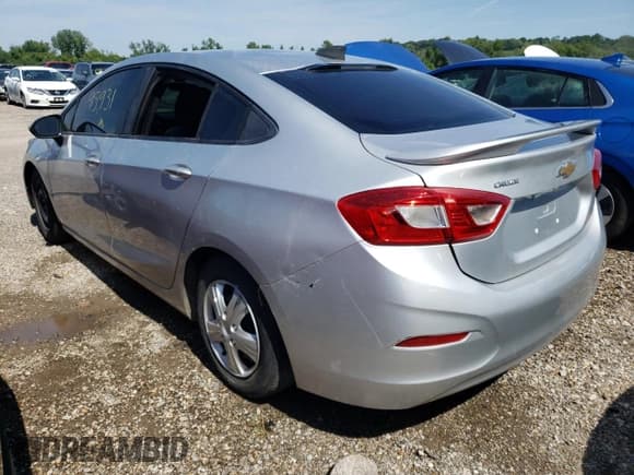 ✅ 2017 Chevrolet Cruze LS • VIN: 1G1BC5SM1H7222653 • Lot: 54488712. Listed on Copart with 95,931 mi. Free auction sales archive from the USA and detailed vehicle history report at DreamBid. Image 3.