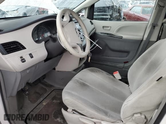 ✅ 2012 Toyota Sienna • VIN: 5TDZK3DC6CS266888 • Lot: 41526344. Listed on Copart with 167,705 mi. Free auction sales archive from the USA and detailed vehicle history report at DreamBid. Image 7.