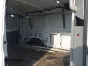 ✅ 2020 Ford Transit Cargo • VIN: 1FTBR1Y87LKA19622 • Lot: 42479925. Wystawiony na IAAI z przebiegiem 98 474 mil. Bezpłatny archiwum sprzedaży aukcyjnych z USA i szczegółowy raport historii pojazdu na DreamBid. Zdjęcie 8.