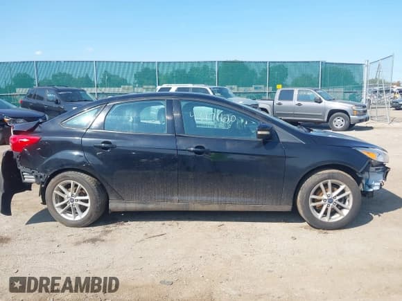 ✅ 2016 Ford Focus SE • VIN: 1FADP3F29GL322285 • Lot: 43171610. Wystawiony na IAAI z przebiegiem 116 427 mil. Bezpłatny archiwum sprzedaży aukcyjnych z USA i szczegółowy raport historii pojazdu na DreamBid. Zdjęcie 13.