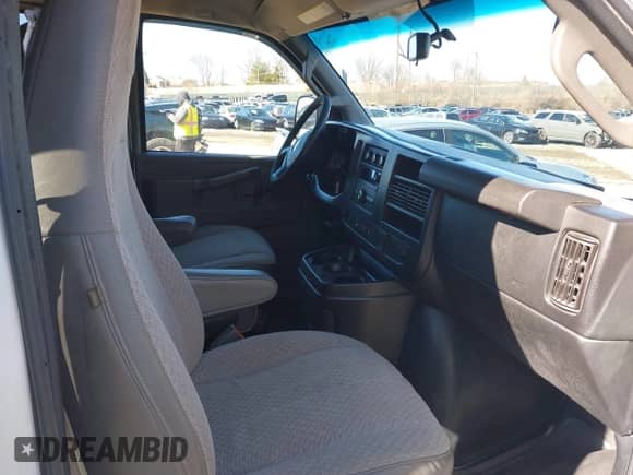 2018 Chevrolet Express Passenger LT с VIN 1GAZGPFGXJ1326392, выставлен на аукционе IAAI как лот 41591765 с пробегом 350 366 миль миль и . История ставок и продаж доступна на DreamBid. Изображение 5.