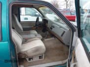 ✅ 1993 Chevrolet Silverado 1500 • VIN: 2GCEK19K4P1167213 • Lot: 43501191. Wystawiony na IAAI z przebiegiem 305 861 mil. Bezpłatny archiwum sprzedaży aukcyjnych z USA i szczegółowy raport historii pojazdu na DreamBid. Zdjęcie 5.