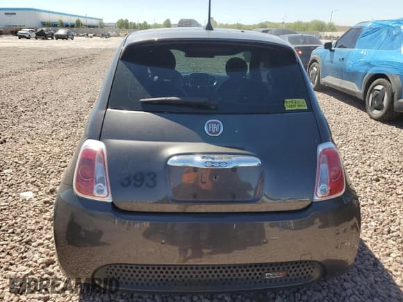 ✅ 2017 FIAT 500e • VIN: 3C3CFFGE9HT625290 • Lot: 71794424. Listed on Copart with 31,857 mi. Free auction sales archive from the USA and detailed vehicle history report at DreamBid. Image 6.