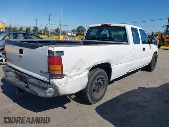 ✅ 2004 GMC Sierra 1500 • VIN: 1GTEC19T44E127956 • Лот: 42690309. Опубликован ранее на IAAI с пробегом 368 452 миль. Бесплатный доступ к архиву аукционных продаж из США и подробный отчёт об истории автомобиля на DreamBid. Изображение 4.