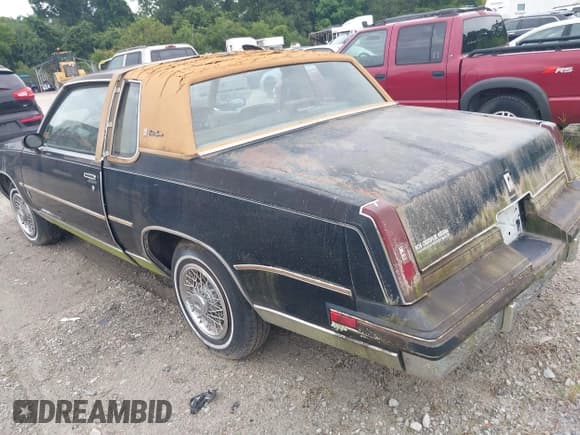 ✅ 1986 Oldsmobile Cutlass Supreme • VIN: 1G3GM47Y8GP333182 • Lot: 40011227. Listed on IAAI with Not provided. Free auction sales archive from the USA and detailed vehicle history report at DreamBid. Image 3.