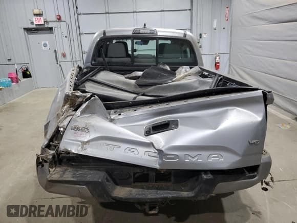 ✅ 2018 Toyota Tacoma TRD Sport • VIN: 5TFCZ5AN8JX124973 • Lot: 81241685. Wystawiony na Copart z przebiegiem Nie podano. Bezpłatny archiwum sprzedaży aukcyjnych z USA i szczegółowy raport historii pojazdu na DreamBid. Zdjęcie 6.