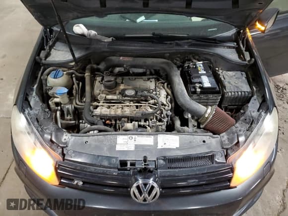 ✅ 2013 Volkswagen Golf R • VIN: WVWPF7AJ7DW038518 • Lot: 85557354. Wystawiony na Copart z przebiegiem 171 224 mil. Bezpłatny archiwum sprzedaży aukcyjnych z USA i szczegółowy raport historii pojazdu na DreamBid. Zdjęcie 11.