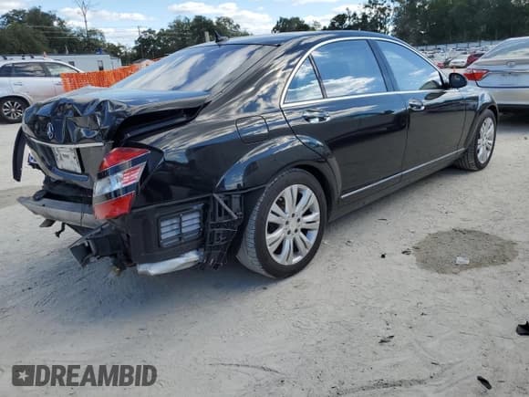 ✅ 2007 Mercedes-Benz S 550 • VIN: WDDNG71X67A144300 • Lot: 87011305. Wystawiony na Copart z przebiegiem 185 271 mil. Bezpłatny archiwum sprzedaży aukcyjnych z USA i szczegółowy raport historii pojazdu na DreamBid. Zdjęcie 3.