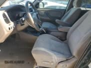 ✅ 2002 Toyota Sequoia SR5 • VIN: 5TDZT34AX2S110900 • Лот: 91517195. Опубликован ранее на Copart с пробегом 252 550 миль. Бесплатный доступ к архиву аукционных продаж из США и подробный отчёт об истории автомобиля на DreamBid. Изображение 7.