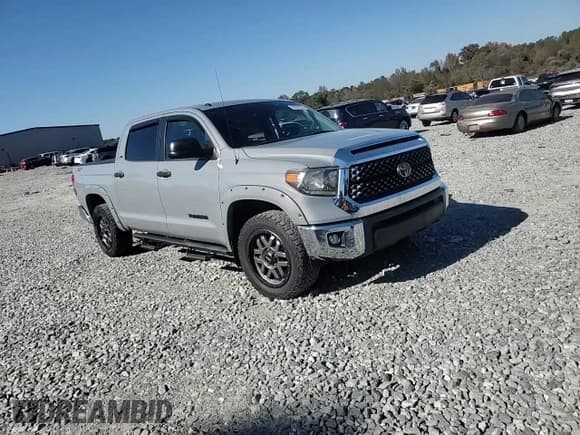 ✅ 2018 Toyota Tundra SR5 • VIN: 5TFEM5F12JX129504 • Лот: 92424235. Опубликован ранее на Copart с пробегом 61 189 миль. Бесплатный доступ к архиву аукционных продаж из США и подробный отчёт об истории автомобиля на DreamBid. Изображение 13.