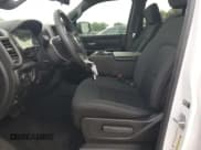 ✅ 2025 Ram 1500 Tradesman • VIN: 1C6SRECG9SN647725 • Lot: 63818015. Wystawiony na Copart z przebiegiem 4 542 mil. Bezpłatny archiwum sprzedaży aukcyjnych z USA i szczegółowy raport historii pojazdu na DreamBid. Zdjęcie 7.