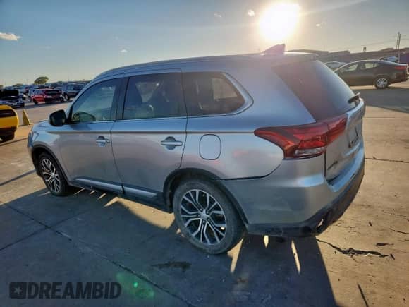 2018 Mitsubishi Outlander SE with VIN JA4AD3A31JZ010420, listed as a Copart auction lot 90084955 with 126,051 mi miles and Clean title. Bid and sale history available at DreamBid. Image 2.