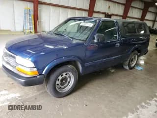 ✅ 2003 Chevrolet S-10 LS • VIN: 1GCCS14H238157287 • Лот: 63403175. Опубликован ранее на Copart с пробегом 124 757 миль. Бесплатный доступ к архиву аукционных продаж из США и подробный отчёт об истории автомобиля на DreamBid. Изображение 1.