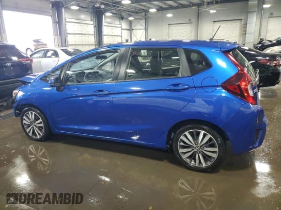 ✅ 2017 Honda Fit EX • VIN: JHMGK5H79HS018390 • Lot: 86683125. Listed on Copart with 59,329 mi. Free auction sales archive from the USA and detailed vehicle history report at DreamBid. Image 2.