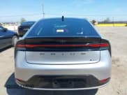 ✅ 2024 Toyota Prius LE • VIN: JTDACAAU0R3043770 • Lot: 42142393. Wystawiony na IAAI z przebiegiem 2 733 mil. Bezpłatny archiwum sprzedaży aukcyjnych z USA i szczegółowy raport historii pojazdu na DreamBid. Zdjęcie 17.