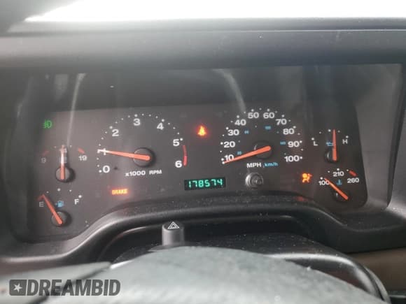 ✅ 2003 Jeep Wrangler Sport • VIN: 1J4FA49S73P365364 • Lot: 91013615. Wystawiony na Copart z przebiegiem 178 574 mil. Bezpłatny archiwum sprzedaży aukcyjnych z USA i szczegółowy raport historii pojazdu na DreamBid. Zdjęcie 9.