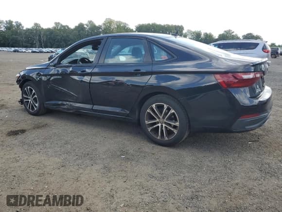 ✅ 2022 Volkswagen Jetta Sport • VIN: 3VWBM7BU7NM001914 • Lot: 67831135. Listed on Copart with 35,488 mi. Free auction sales archive from the USA and detailed vehicle history report at DreamBid. Image 2.