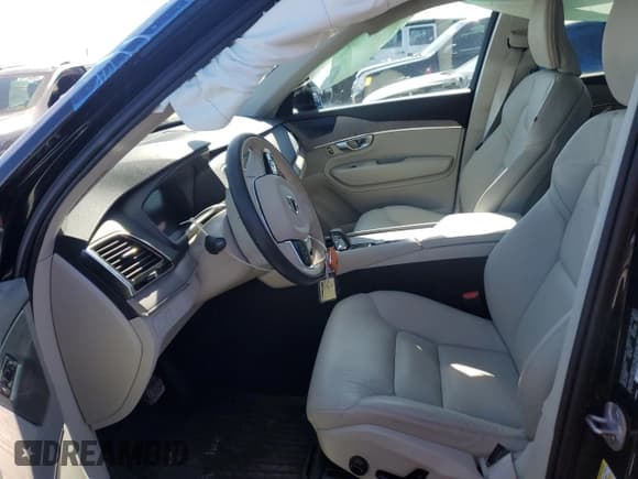 ✅ 2024 Volvo XC90 Plus Bright Theme • VIN: YV4062JE0R1161893 • Lot: 47054025. Listed on Copart with 8,904 mi. Free auction sales archive from the USA and detailed vehicle history report at DreamBid. Image 7.