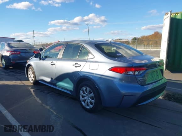 ✅ 2021 Toyota Corolla LE • VIN: JTDEPMAE8MJ151509 • Lot: 43643046. Listed on IAAI with 95,311 mi. Free auction sales archive from the USA and detailed vehicle history report at DreamBid. Image 3.